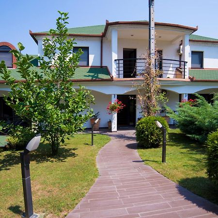 Guest House Panorama Aqualux With Free Parking โนวีซาด ภายนอก รูปภาพ