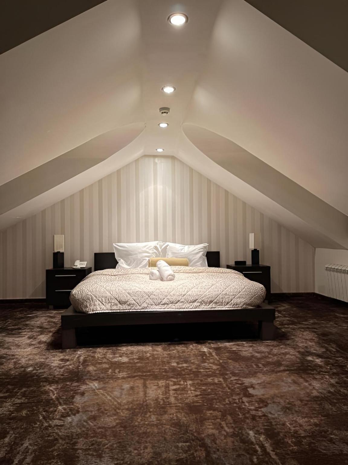 Guest House Panorama Aqualux With Free Parking โนวีซาด ภายนอก รูปภาพ