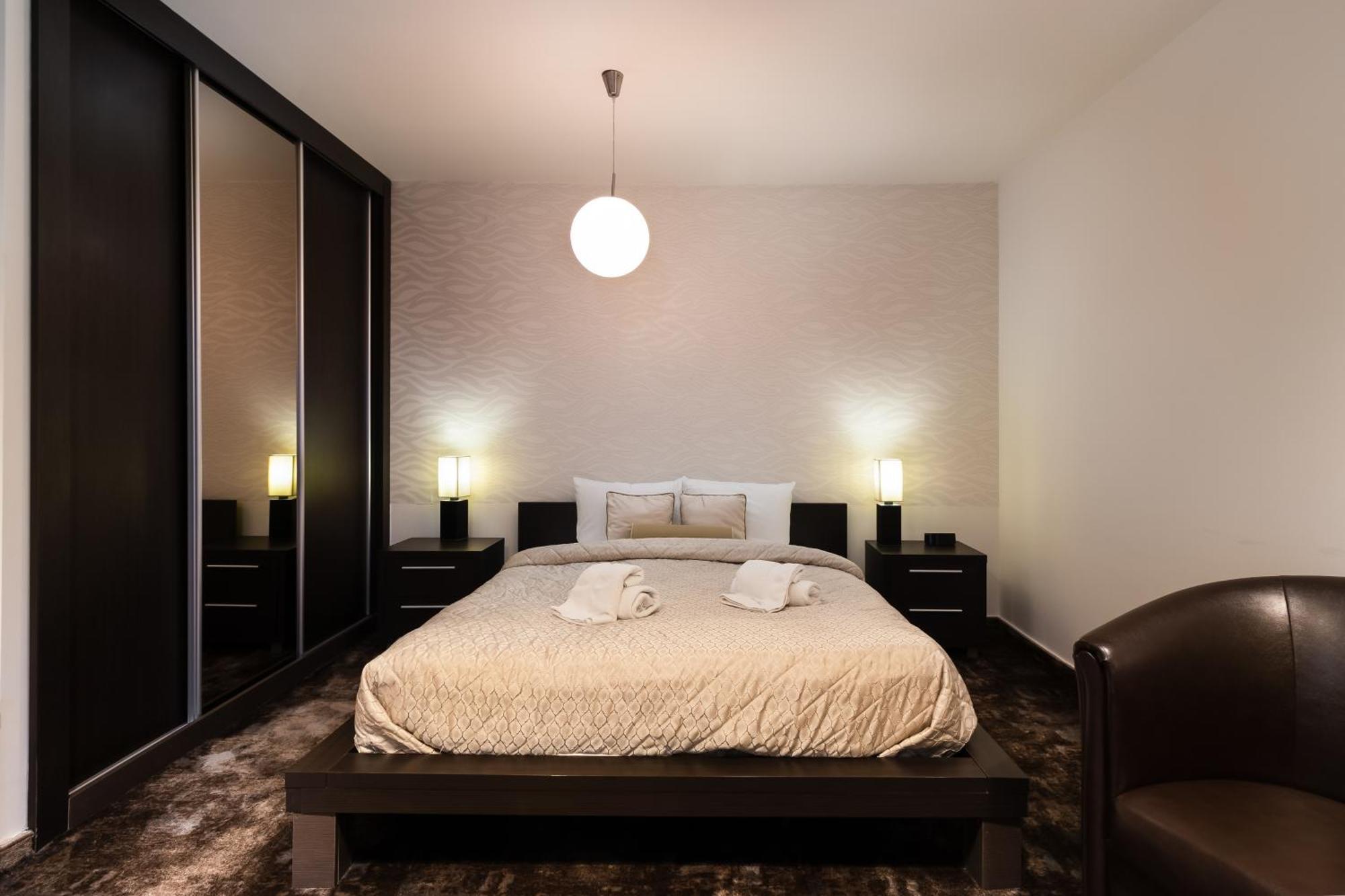 Guest House Panorama Aqualux With Free Parking โนวีซาด ห้อง รูปภาพ