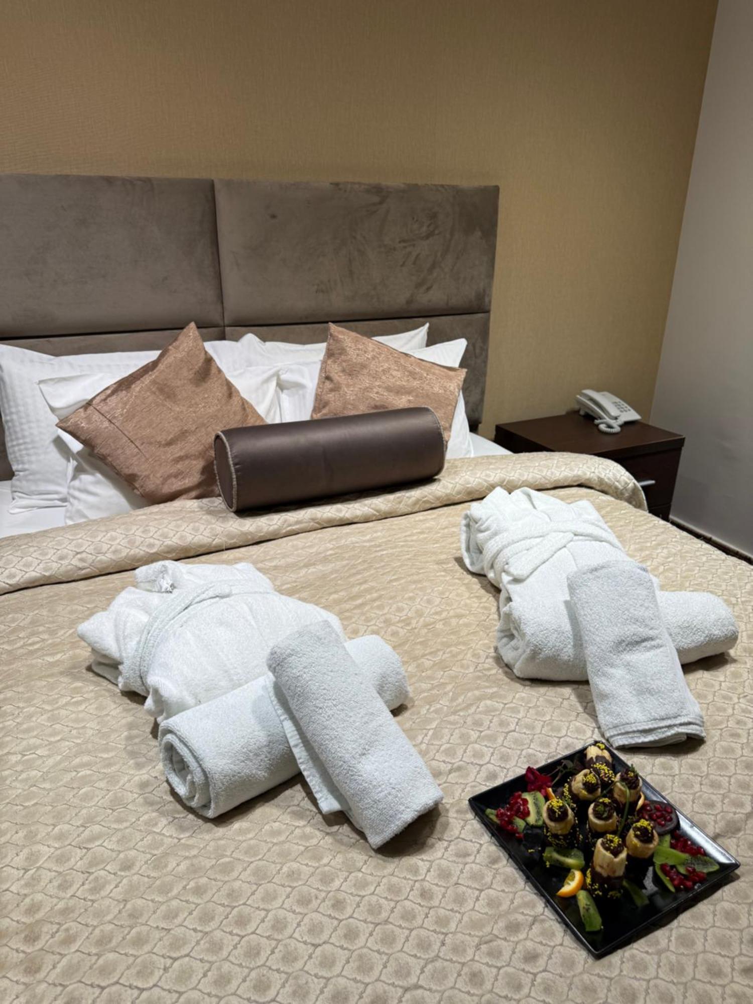 Guest House Panorama Aqualux With Free Parking โนวีซาด ภายนอก รูปภาพ