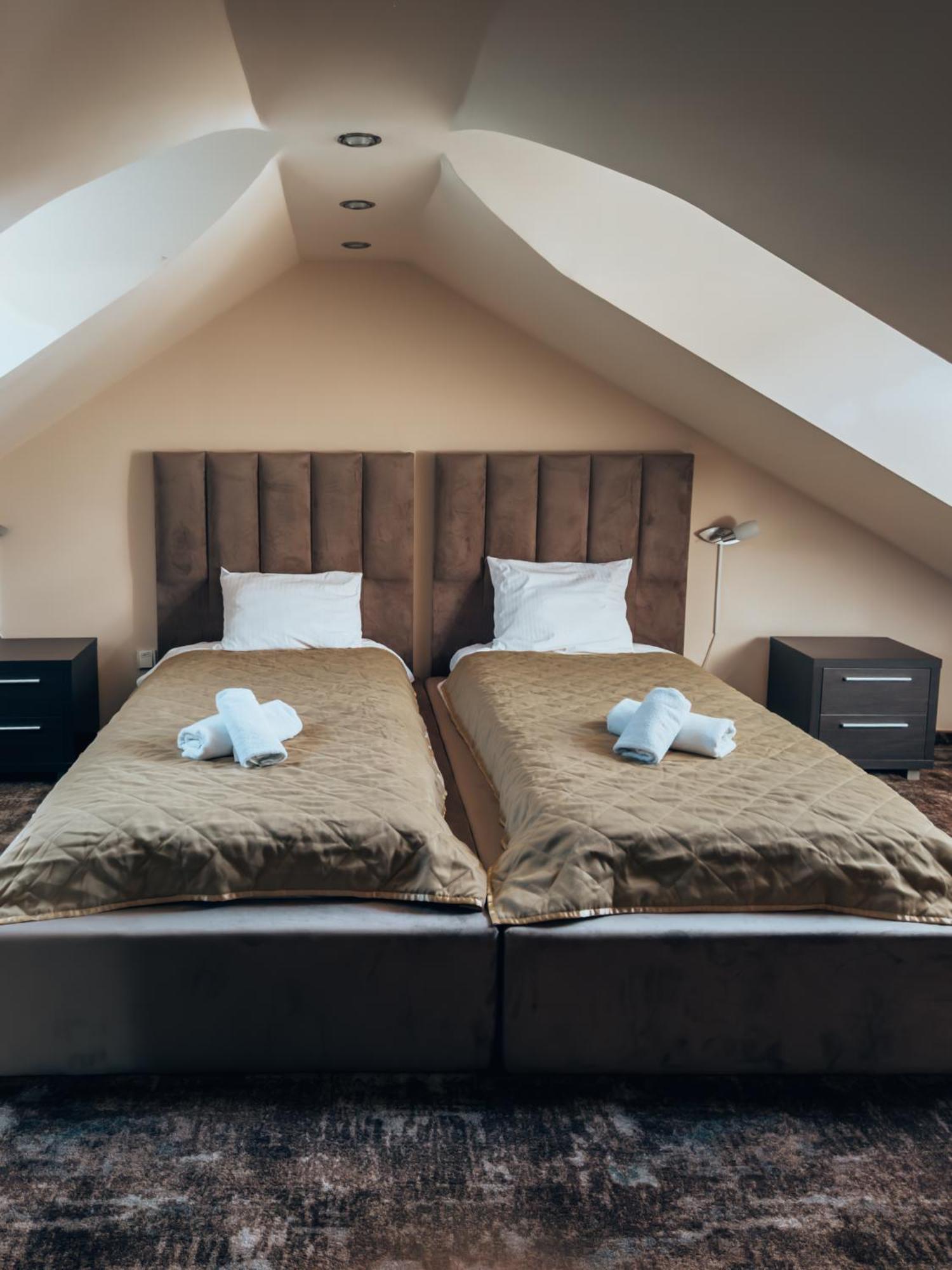 Guest House Panorama Aqualux With Free Parking โนวีซาด ภายนอก รูปภาพ