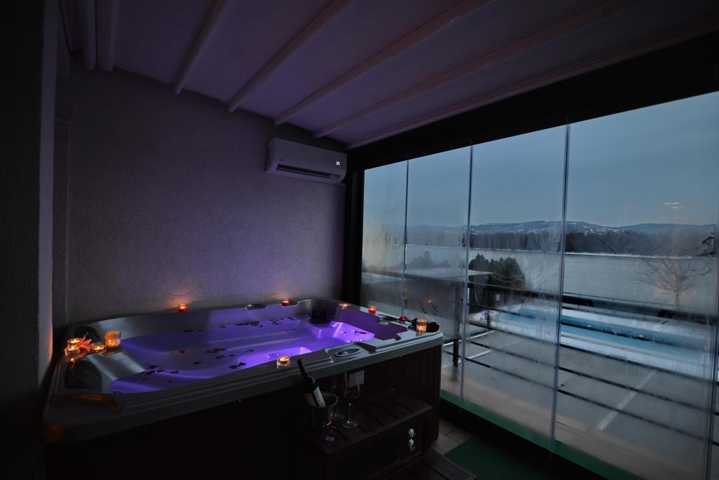 Guest House Panorama Aqualux With Free Parking โนวีซาด ภายนอก รูปภาพ