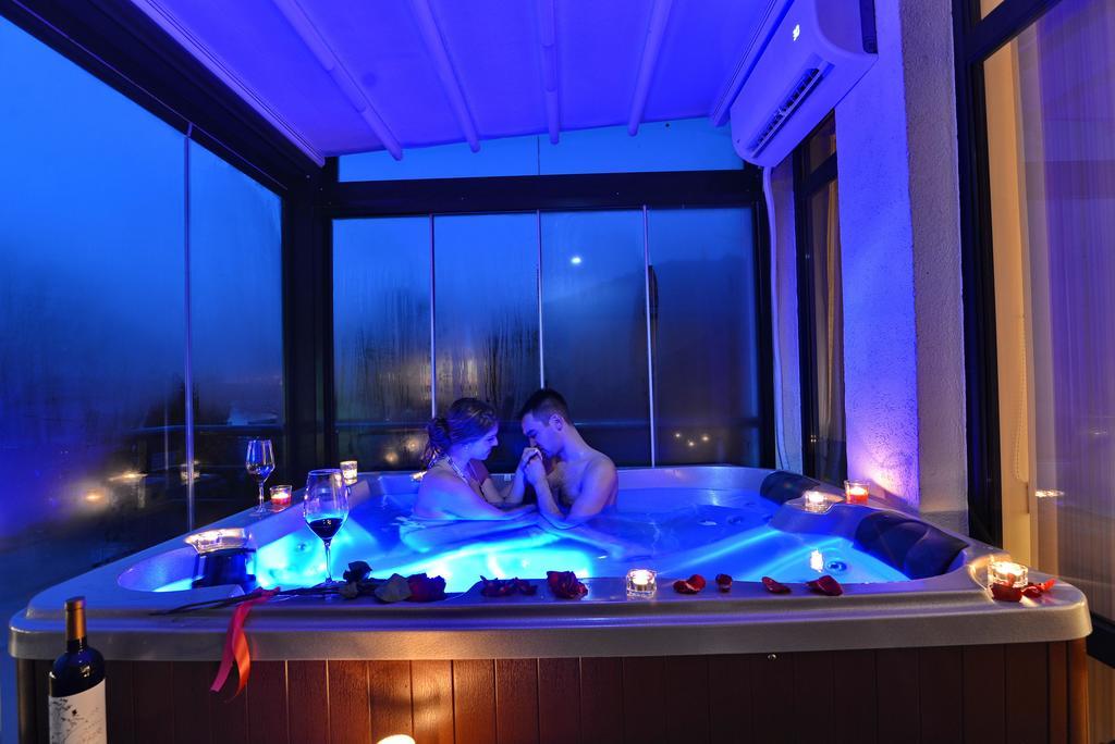 Guest House Panorama Aqualux With Free Parking โนวีซาด ภายนอก รูปภาพ